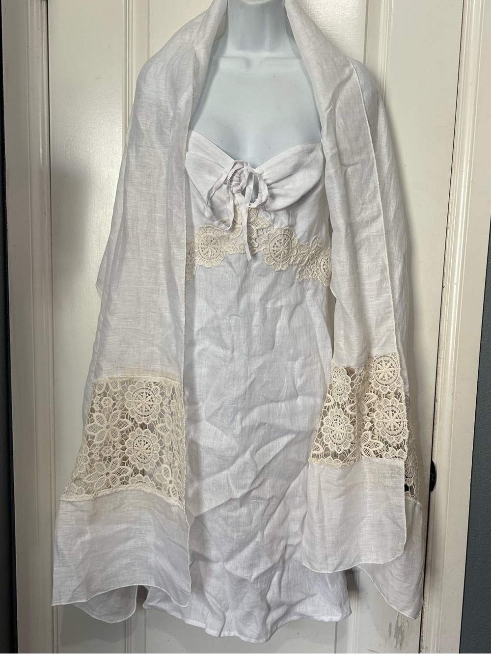 Marilu italian White Linen Lace-Trim dress with Matching Shawl